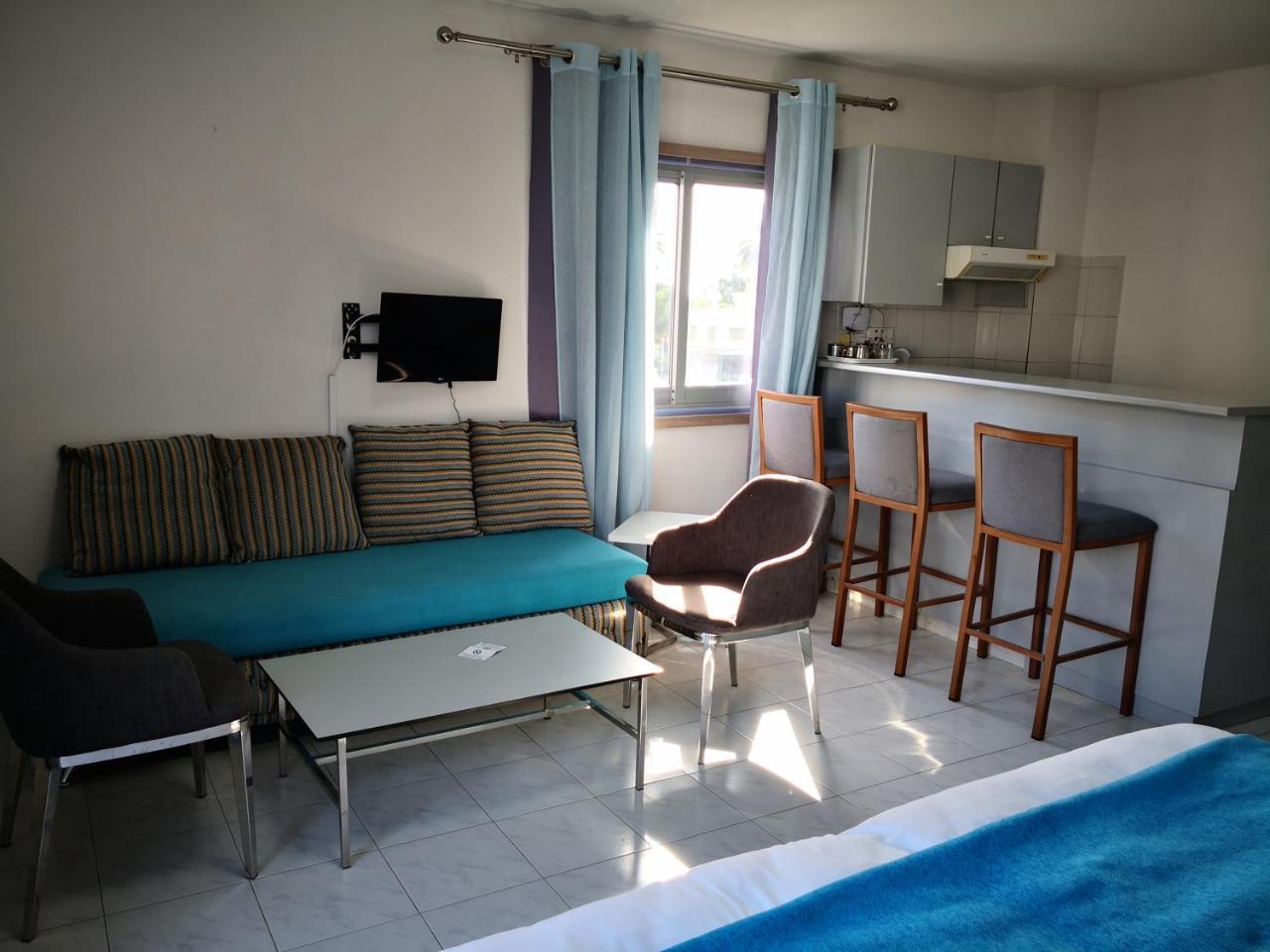 Lobelia Apartments Limassol Extérieur photo
