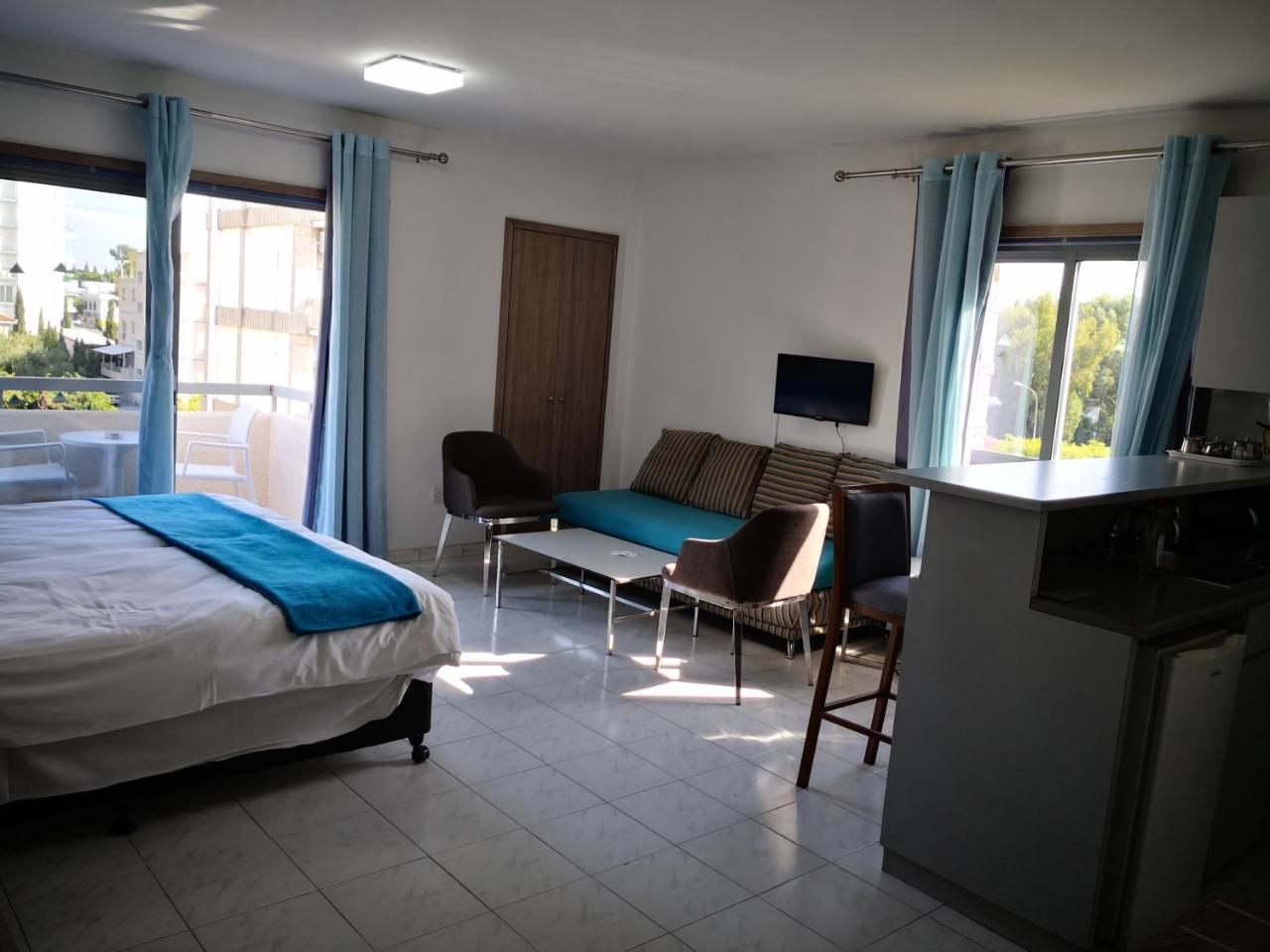 Lobelia Apartments Limassol Extérieur photo