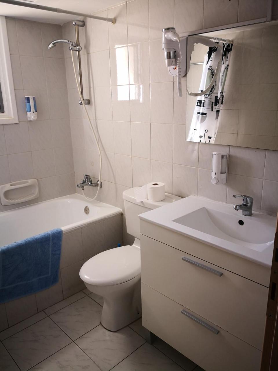Lobelia Apartments Limassol Extérieur photo