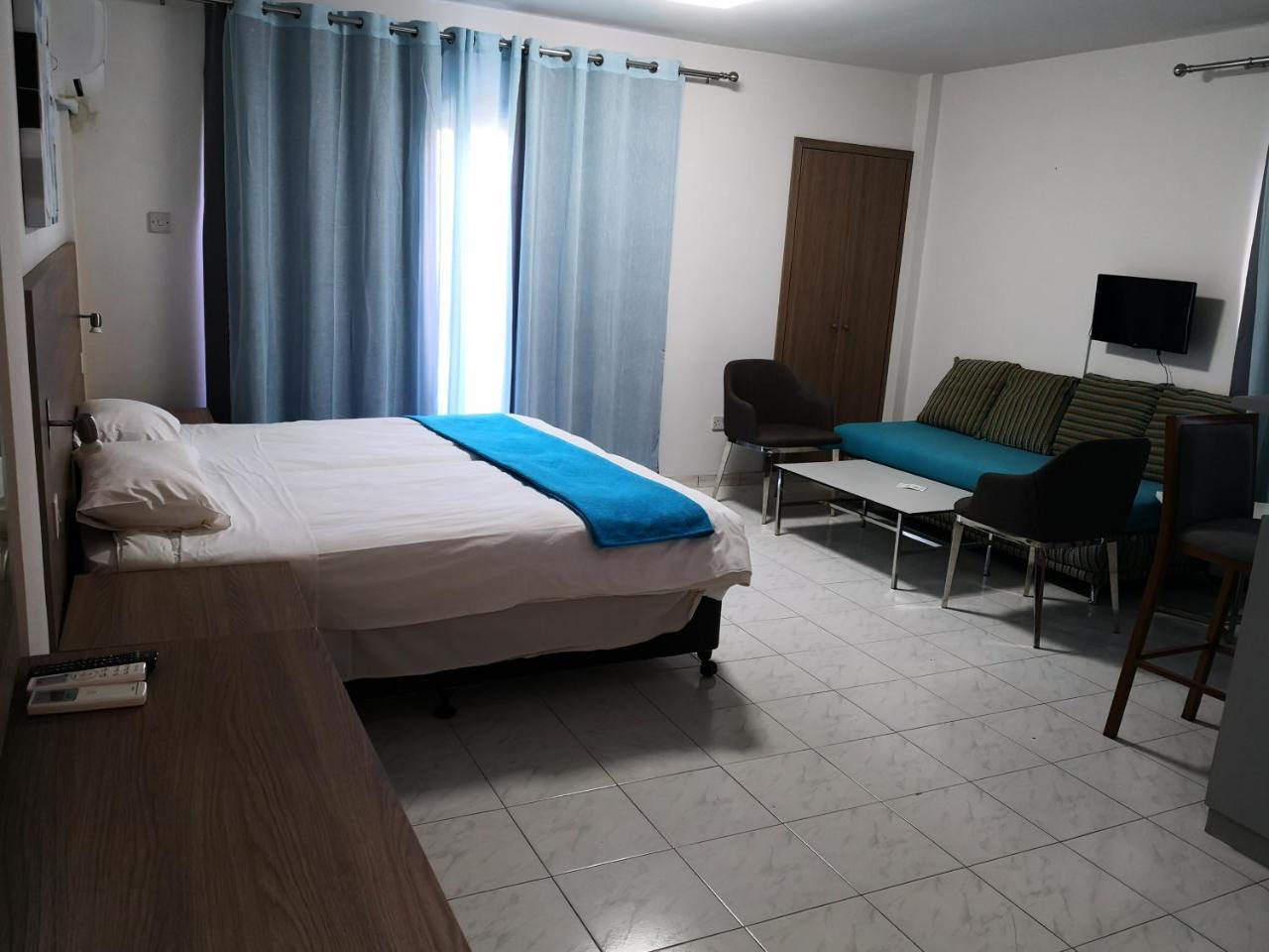 Lobelia Apartments Limassol Extérieur photo
