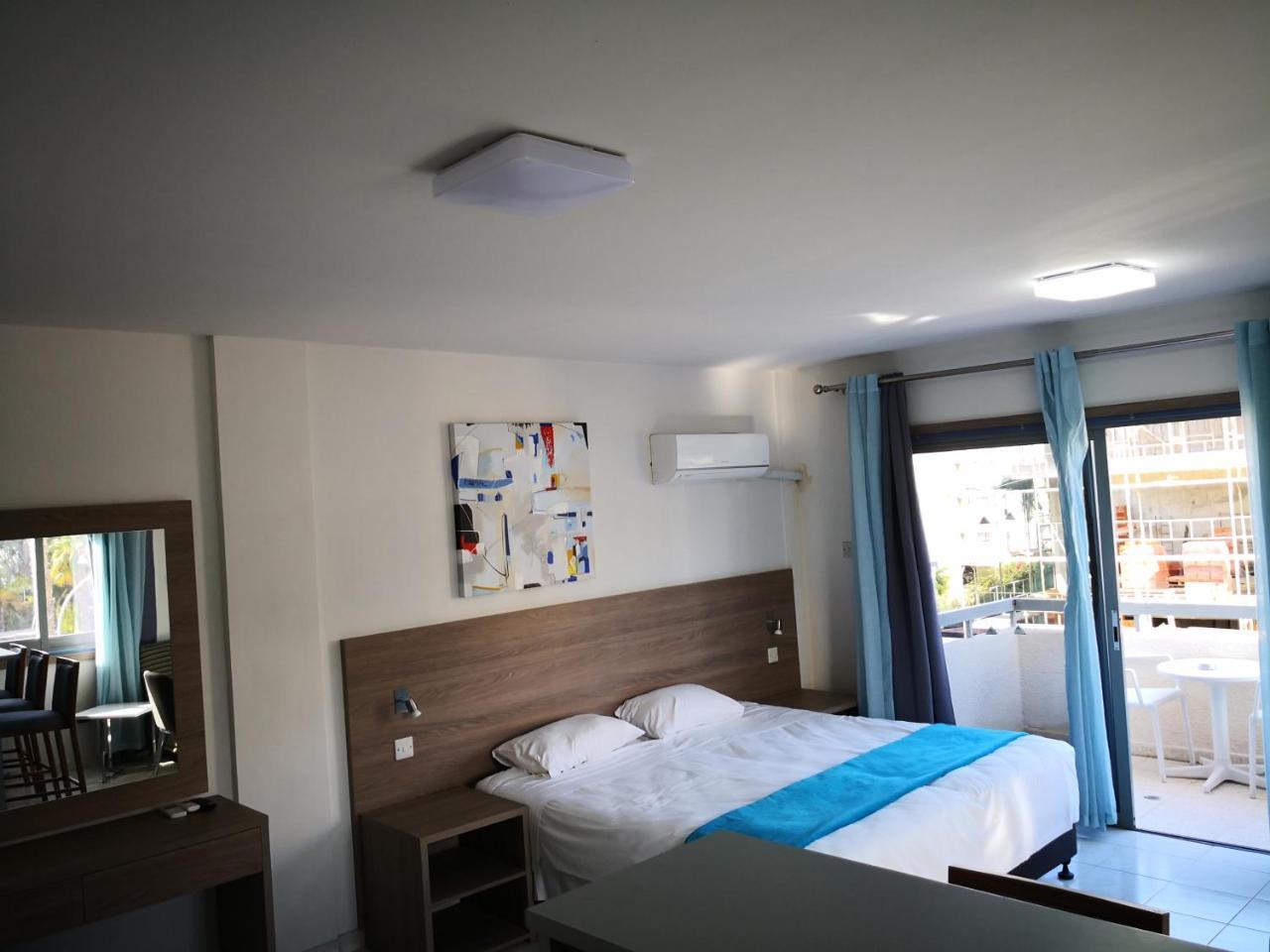 Lobelia Apartments Limassol Extérieur photo