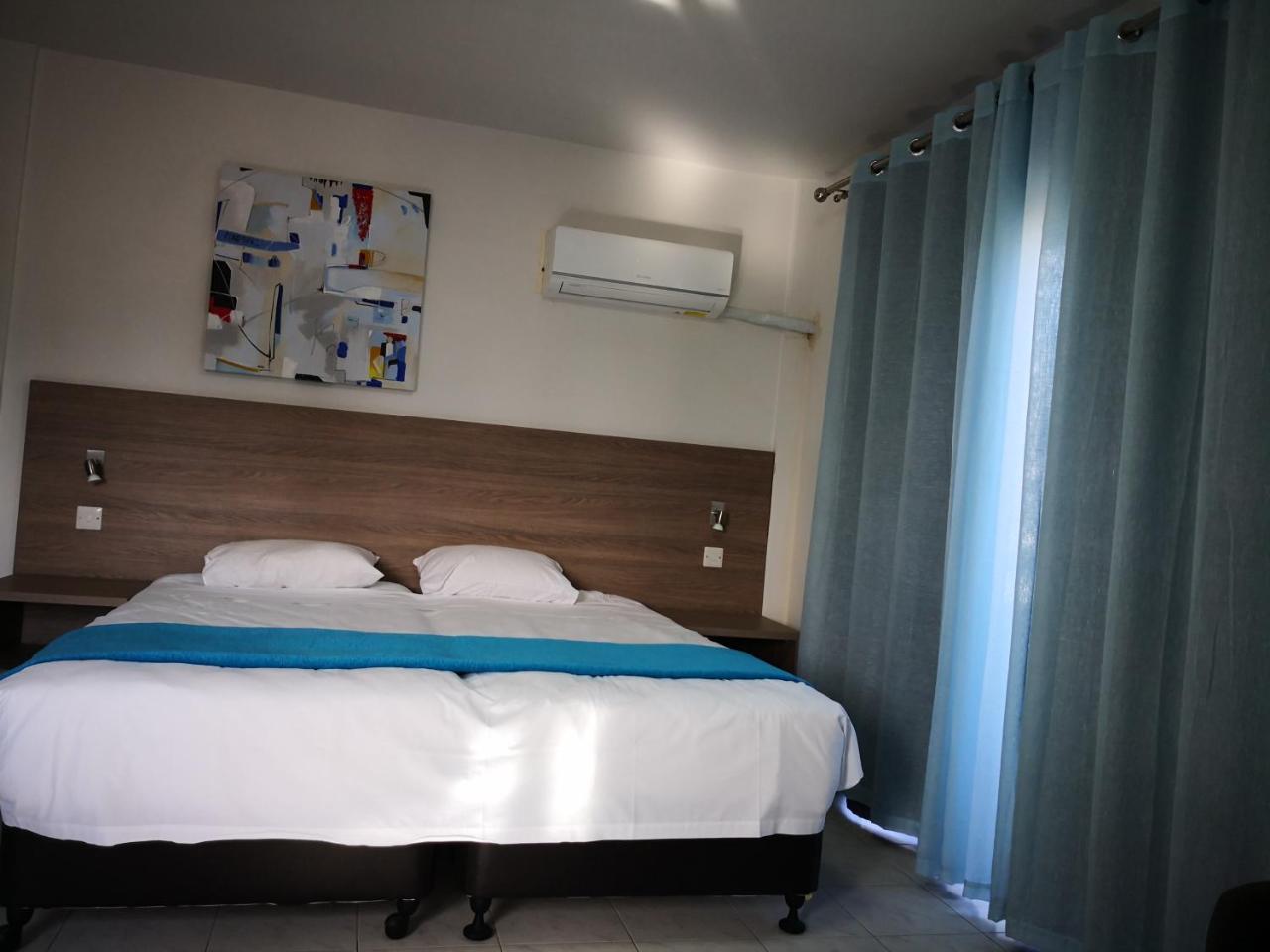 Lobelia Apartments Limassol Extérieur photo